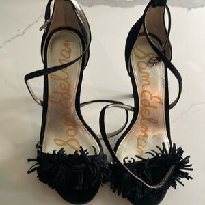 Sam Edelman size 7 black heels with details on the toe strap